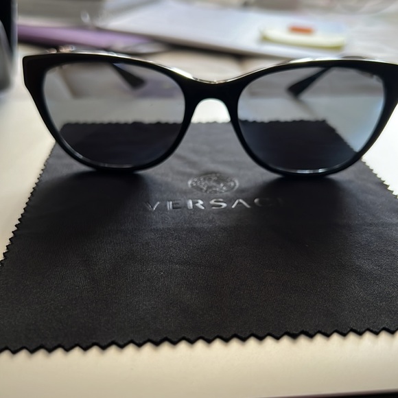 Versace Gold Accent Black Designer Shades Sunglasses Women - Picture 7 of 7